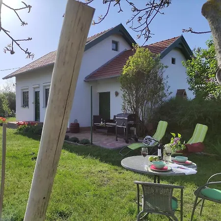 Nyaraló Szőlőhegyi Házikó - In The Vineyard *